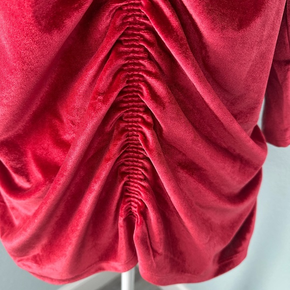 Torrid Plus Size 2 Off Shoulder Velvet Shirred Front Red Stretch NWOT - Picture 5 of 11